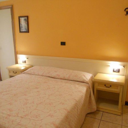 Hotel Salus มอนเตกาตินี แตร์เม ภายนอก รูปภาพ