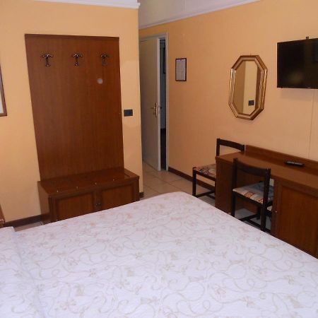 Hotel Salus มอนเตกาตินี แตร์เม ภายนอก รูปภาพ