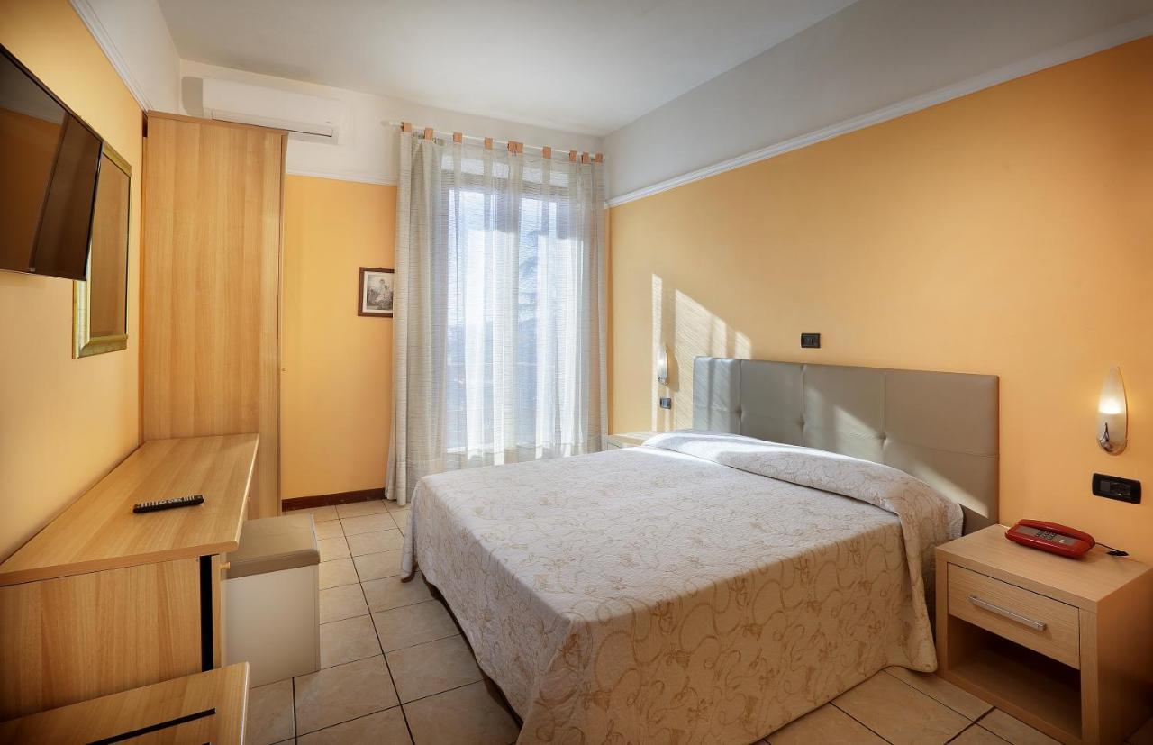 Hotel Salus มอนเตกาตินี แตร์เม ภายนอก รูปภาพ